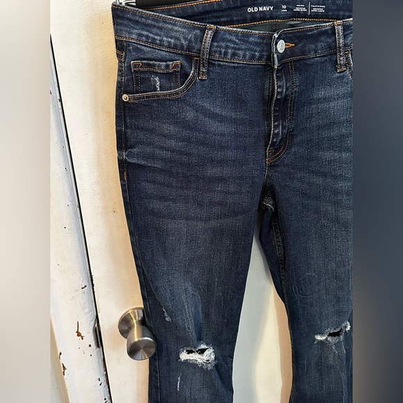 Old navy- mid rise super skinny rockstar jean, distressed knees size 10 Long - Picture 3 of 5
